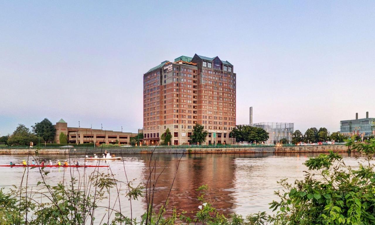 Doubletree Suites By Hilton Hotel Boston - Cambridge Kültér fotó