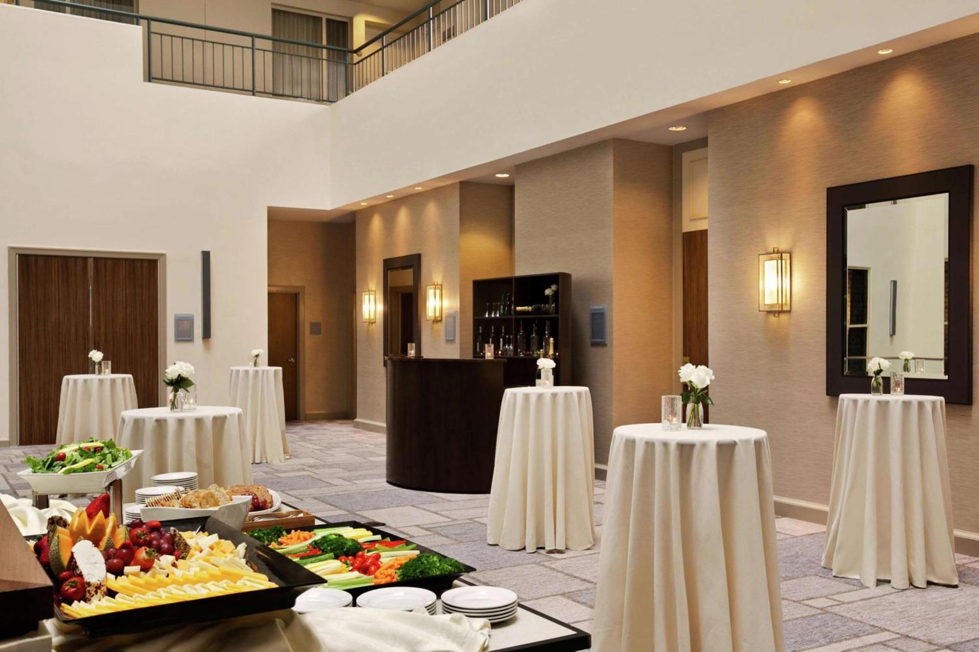 Doubletree Suites By Hilton Hotel Boston - Cambridge Kültér fotó